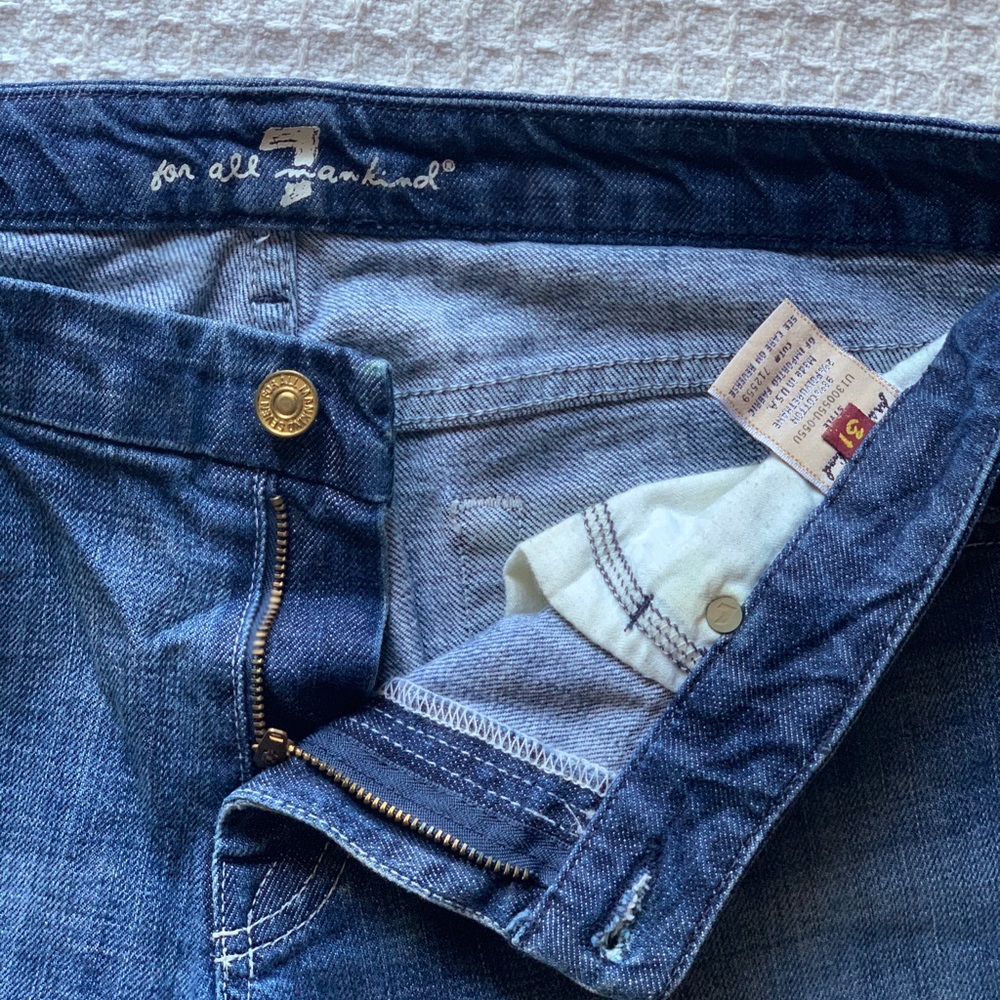7 For All Mankind PERFECT CONDITION - Picture 4 of 7